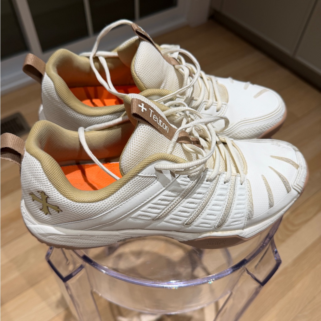 Teuton Cream Athletic Sneakers With Orange Insole